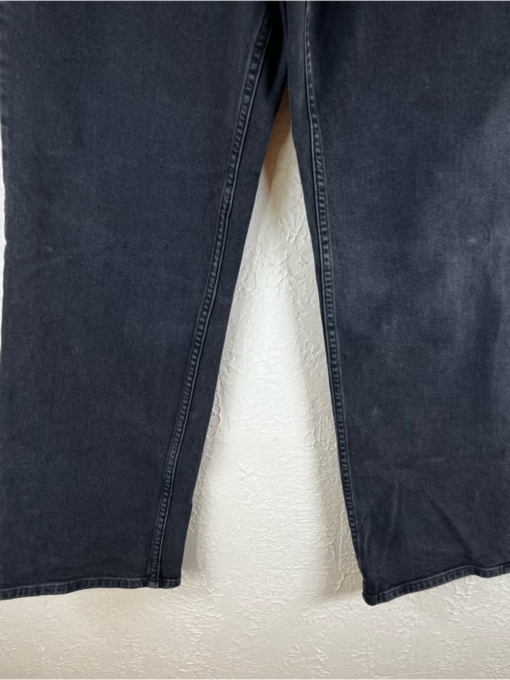 Everlane The 90's Forever Jeans in Washed Black - Picture 8 of 15